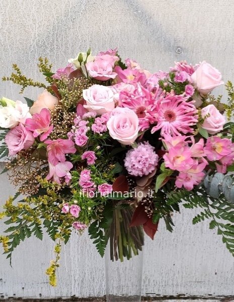 bouquet tonalità del rosa- gerbere-rose- etc.